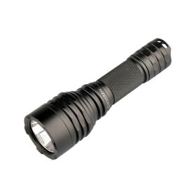 Фенер Dulotec Convoy T8 – надежден и мощен фенер с яркост 1400 лумена и впечатляващ обсег на светлината до 570 метра. Подходящ за лов, патрулиране, къмпинг и всички outdoor активности, където е нужна надеждна видимост.