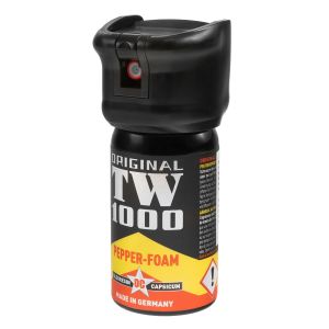 Лютивият спрей пяна TW1000 Pepper-Foam Man 40 ml е проектиран за стабилна работа дори при ветровити условия и е подходящ за използване в различни ситуации на самозащита.