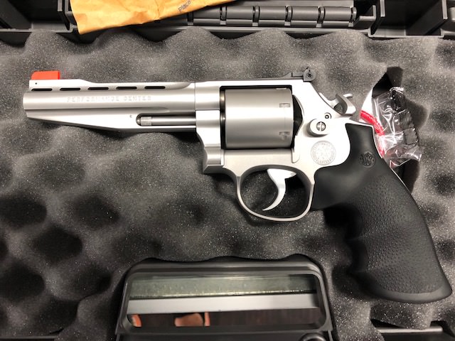 Всичко за револвера модел 686 на Смит и Уесън