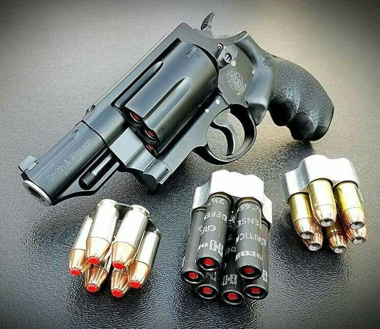 Револверът Governor на Smith & Wesson